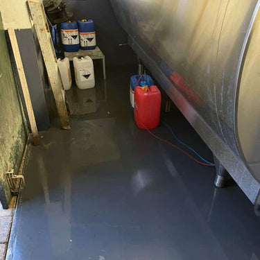 Agricultural quick-drying floor coating